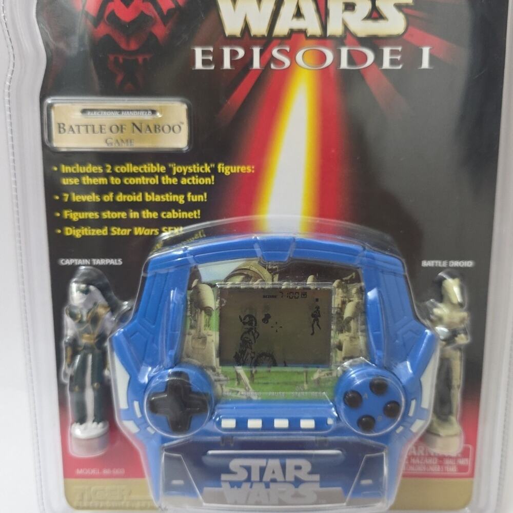 Star Wars Episode 1 Battle of Naboo Tiger Handheld LCD Game w Figures Sealed - Picture 2 of 4